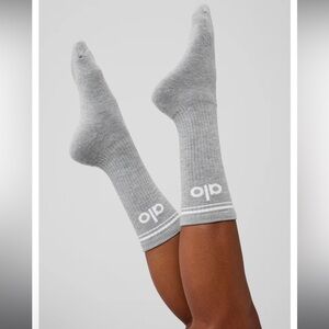 ALO Yoga Throwback Socks NWT Gray Medium 8-11.5